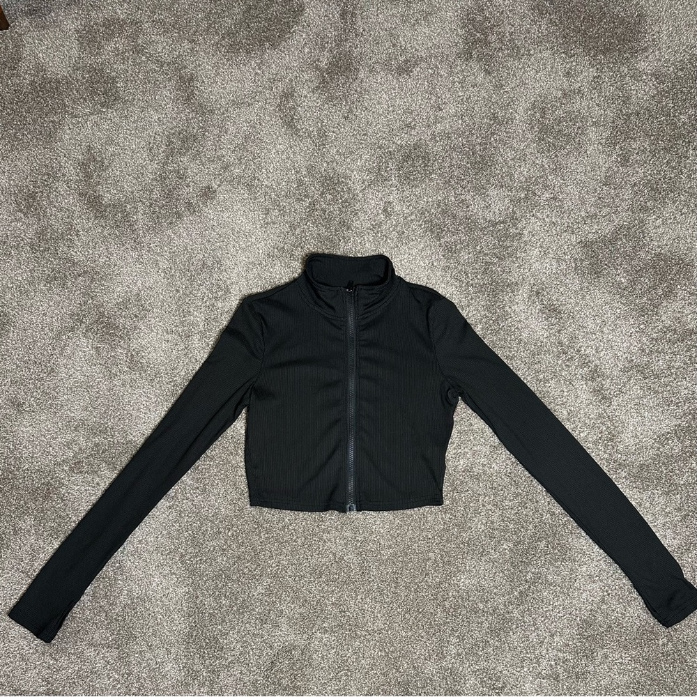 Black Long Sleeve Crop Top